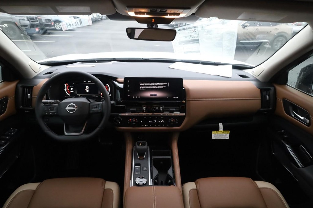 Nissan Pathfinder Vehicle Image 07