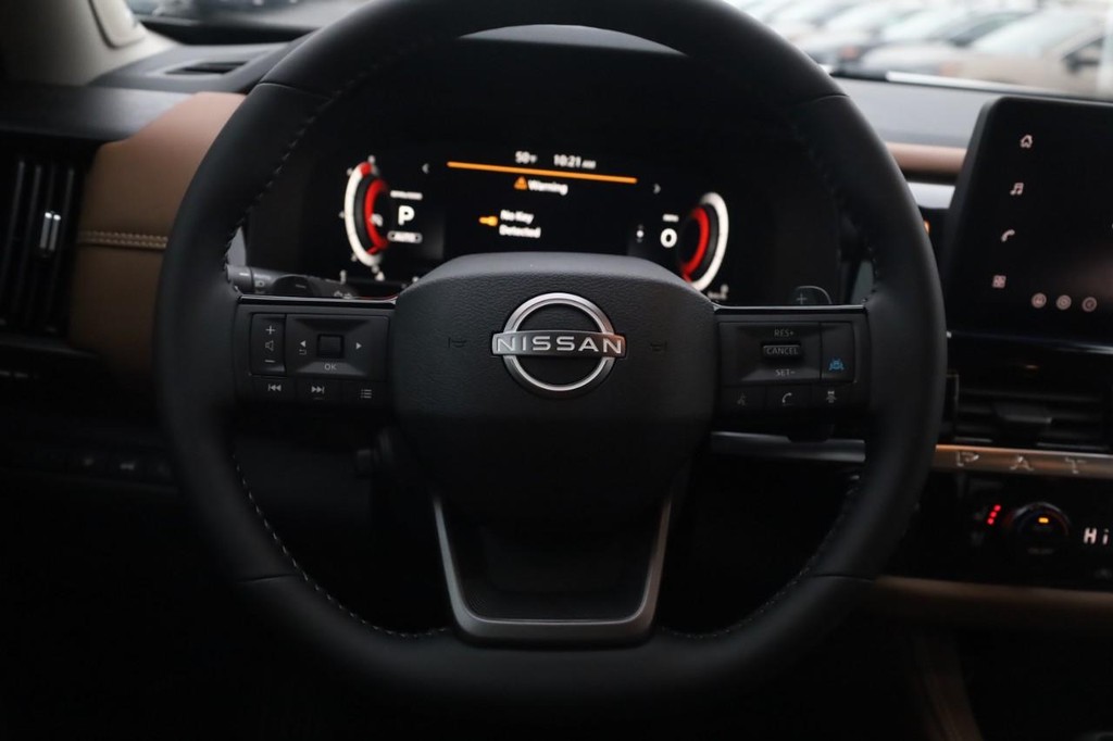 Nissan Pathfinder Vehicle Image 08