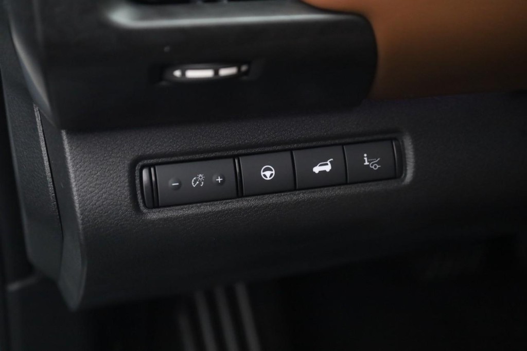 Nissan Pathfinder Vehicle Image 13