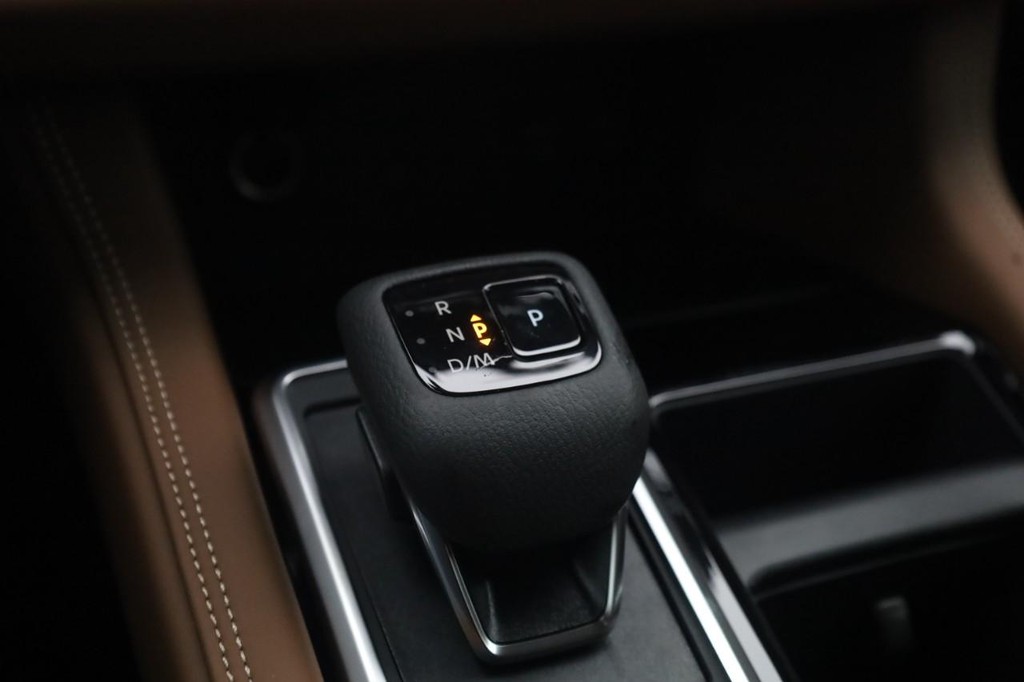 Nissan Pathfinder Vehicle Image 19