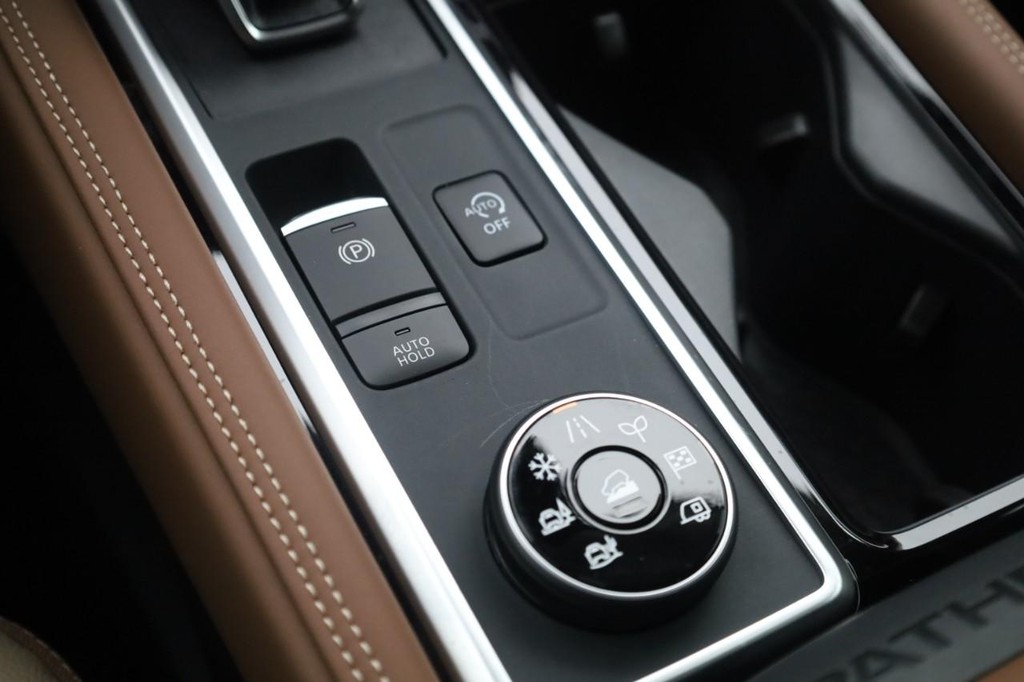 Nissan Pathfinder Vehicle Image 20