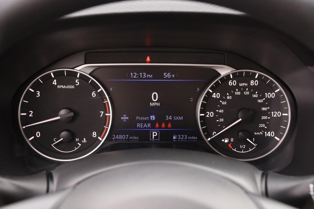 Nissan Altima Vehicle Image 13