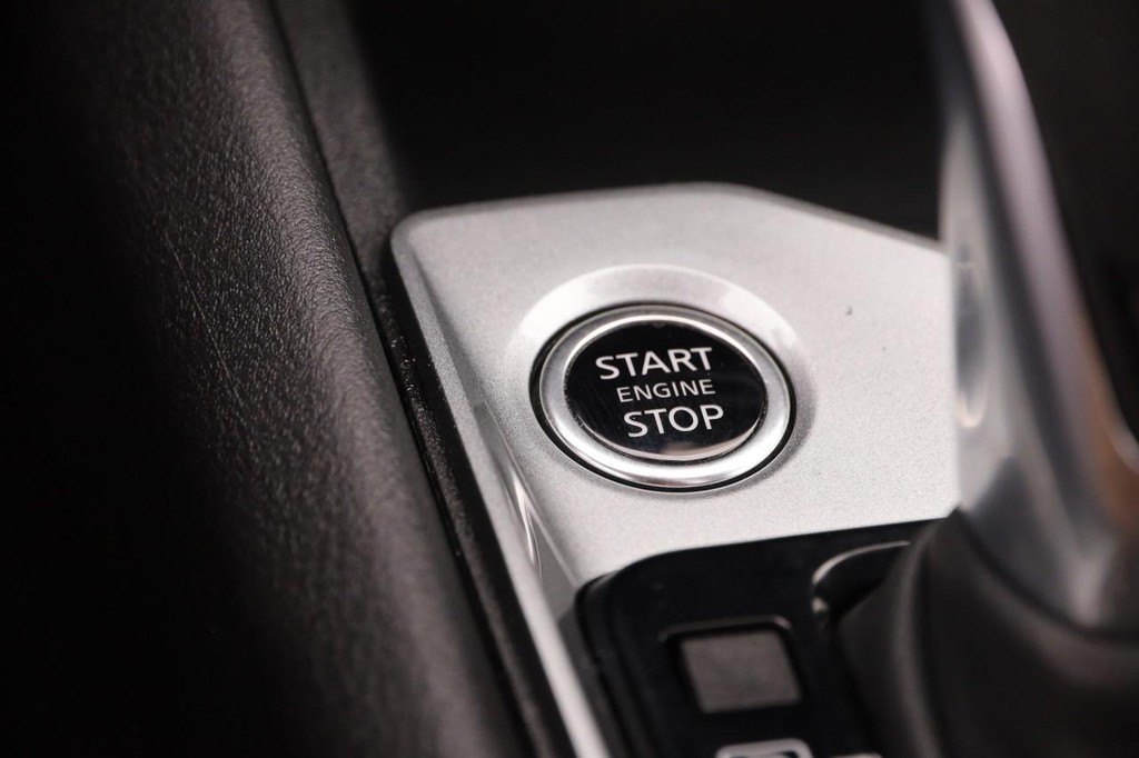 Nissan Altima Vehicle Image 14