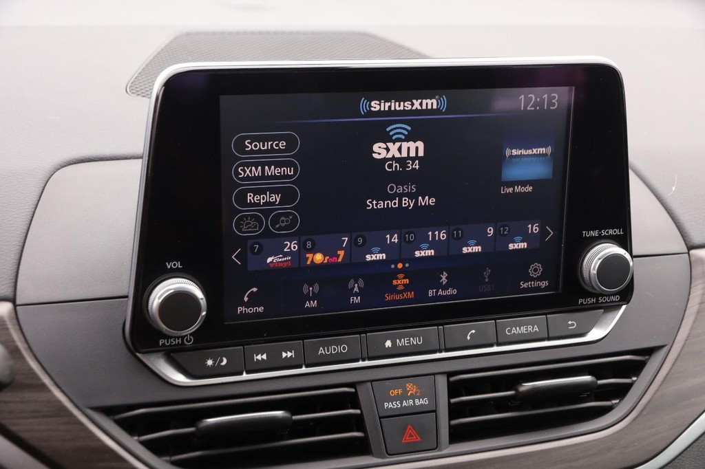 Nissan Altima Vehicle Image 15