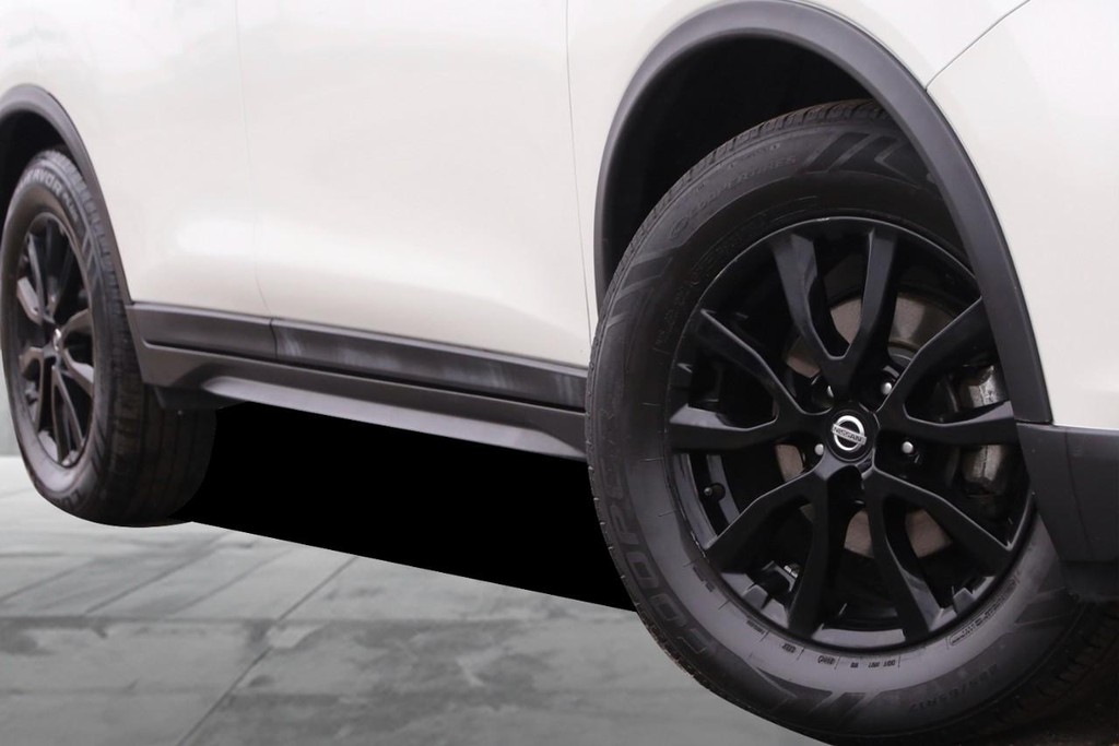 Nissan Rogue Vehicle Image 03