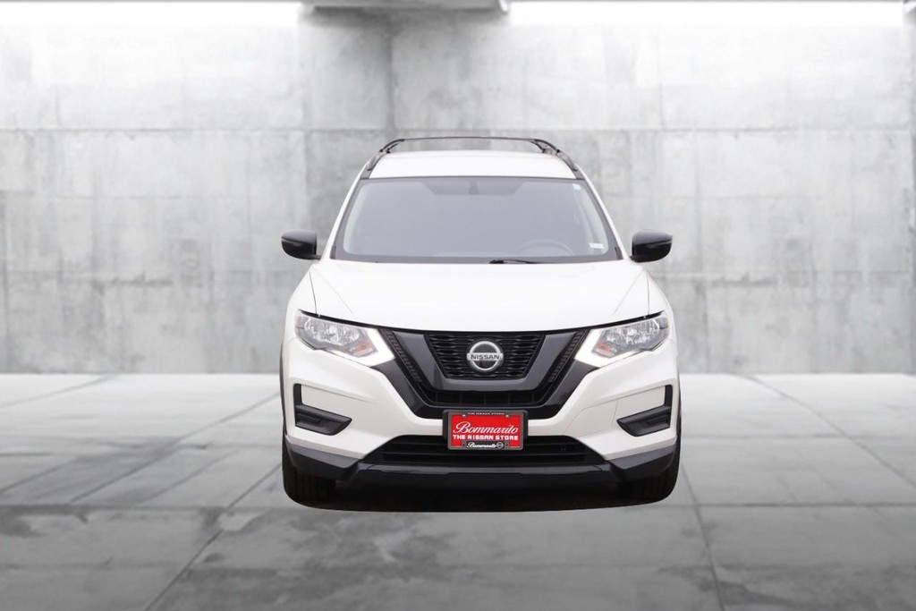 Nissan Rogue Vehicle Image 04
