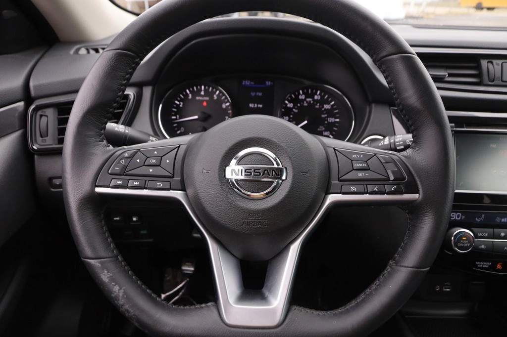 Nissan Rogue Vehicle Image 11