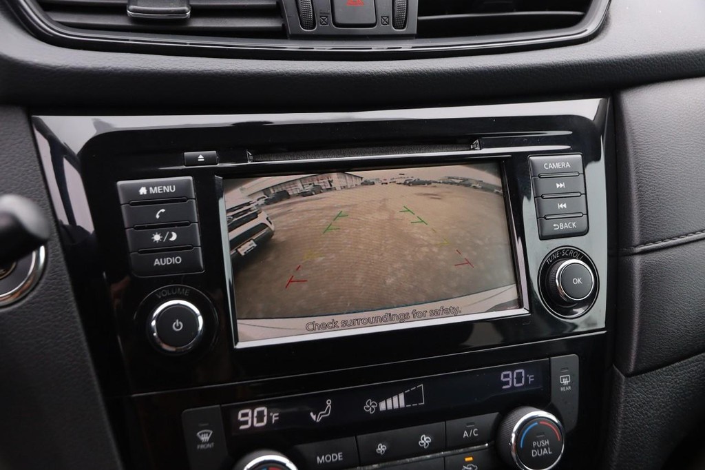 Nissan Rogue Vehicle Image 17