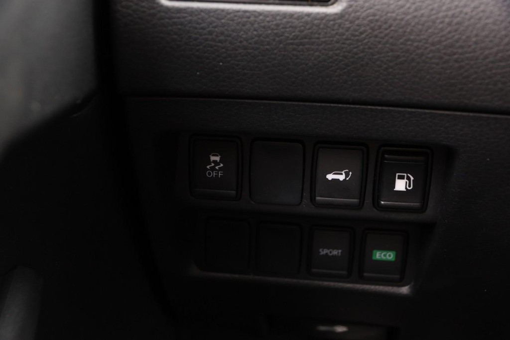 Nissan Rogue Vehicle Image 20