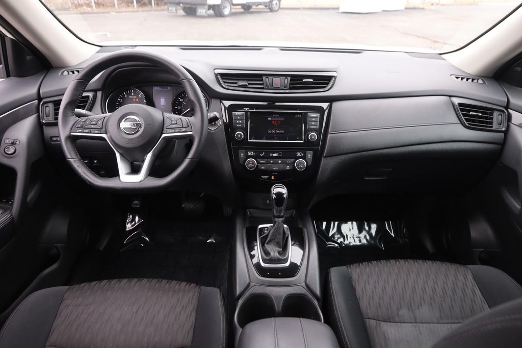 Nissan Rogue Vehicle Image 21