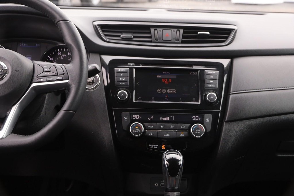 Nissan Rogue Vehicle Image 23