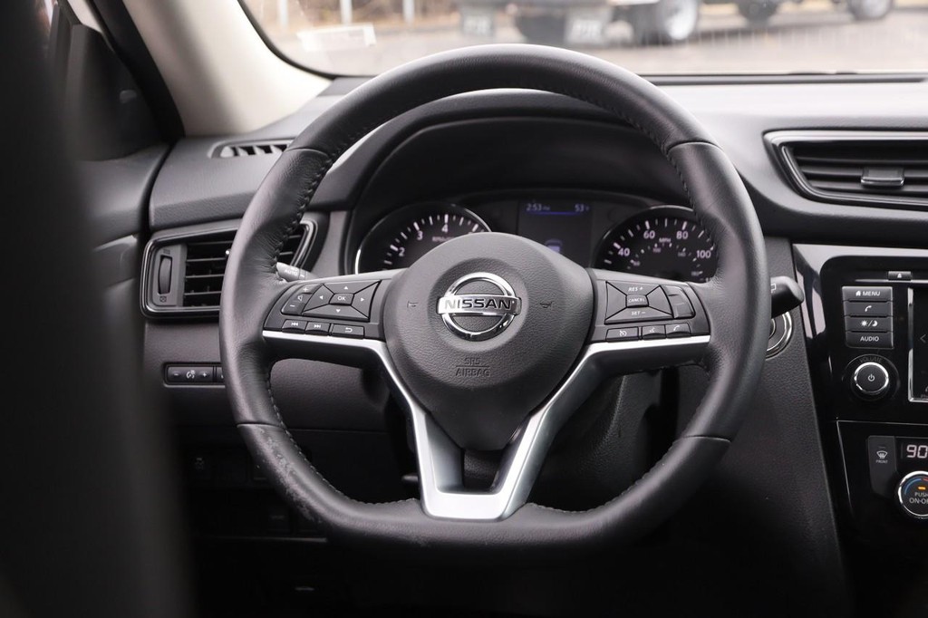 Nissan Rogue Vehicle Image 27