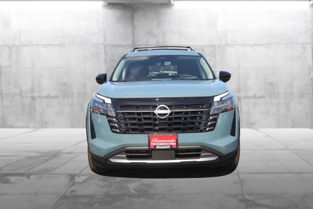 Nissan Pathfinder Vehicle Image 04