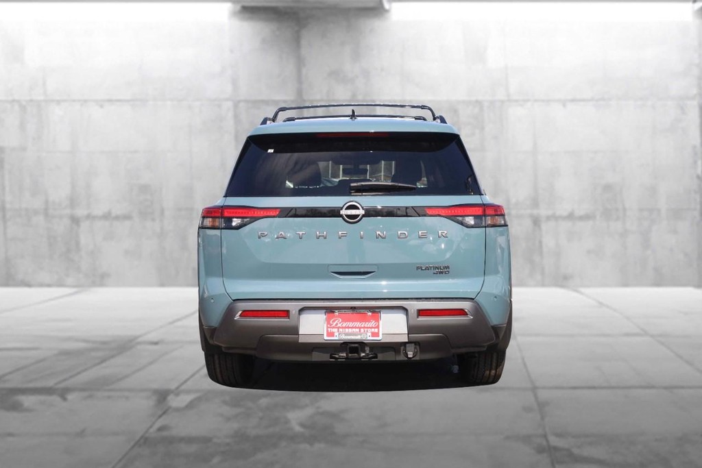 Nissan Pathfinder Vehicle Image 06
