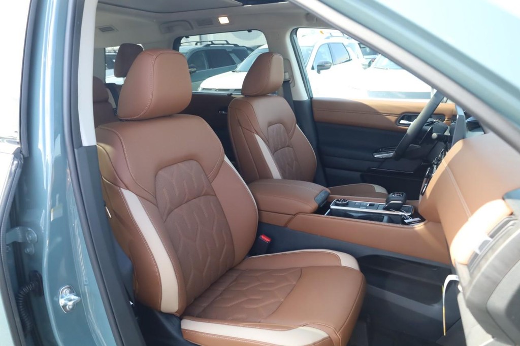 Nissan Pathfinder Vehicle Image 22