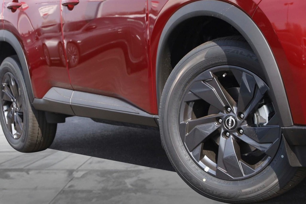 Nissan Rogue Vehicle Image 03