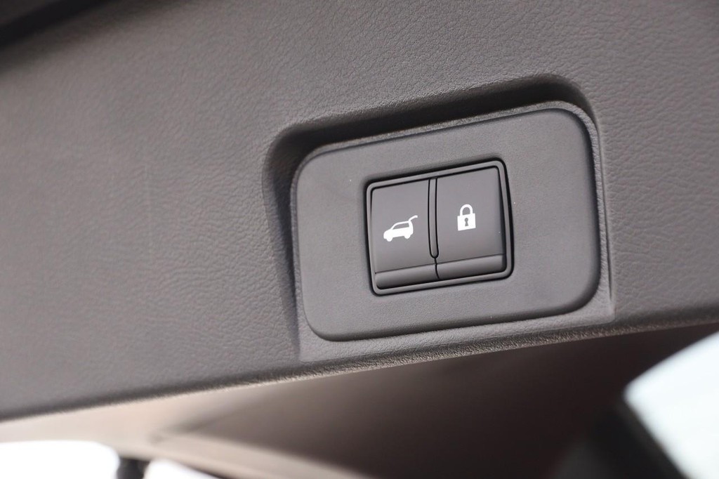 Nissan Rogue Vehicle Image 08