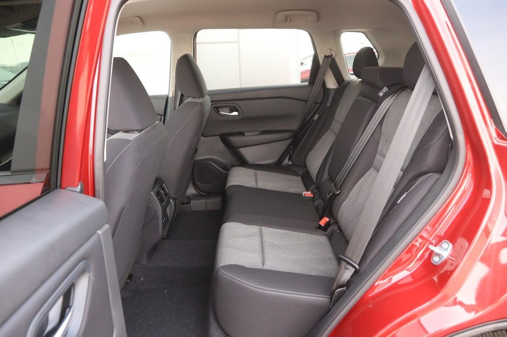 Nissan Rogue Vehicle Image 10