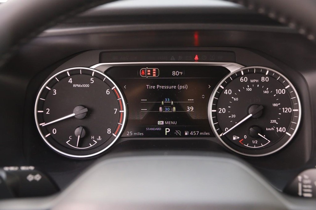 Nissan Rogue Vehicle Image 14