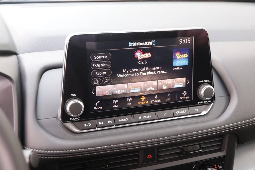 Nissan Rogue Vehicle Image 16