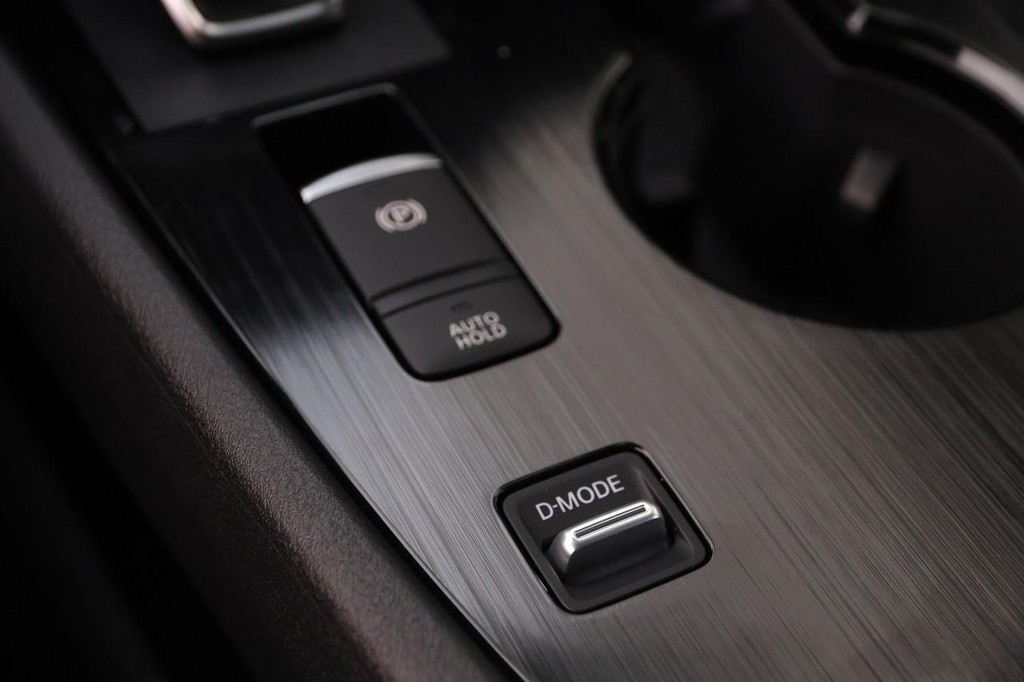 Nissan Rogue Vehicle Image 20