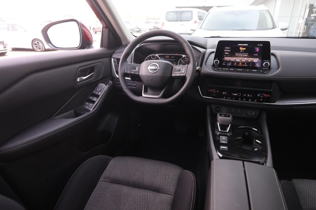 Nissan Rogue Vehicle Image 23