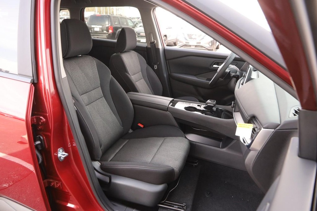 Nissan Rogue Vehicle Image 27