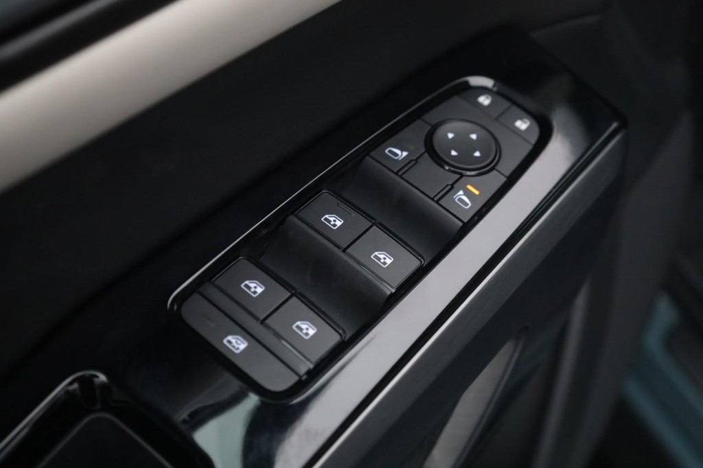 Nissan Pathfinder Vehicle Image 11