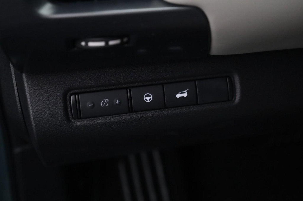 Nissan Pathfinder Vehicle Image 12