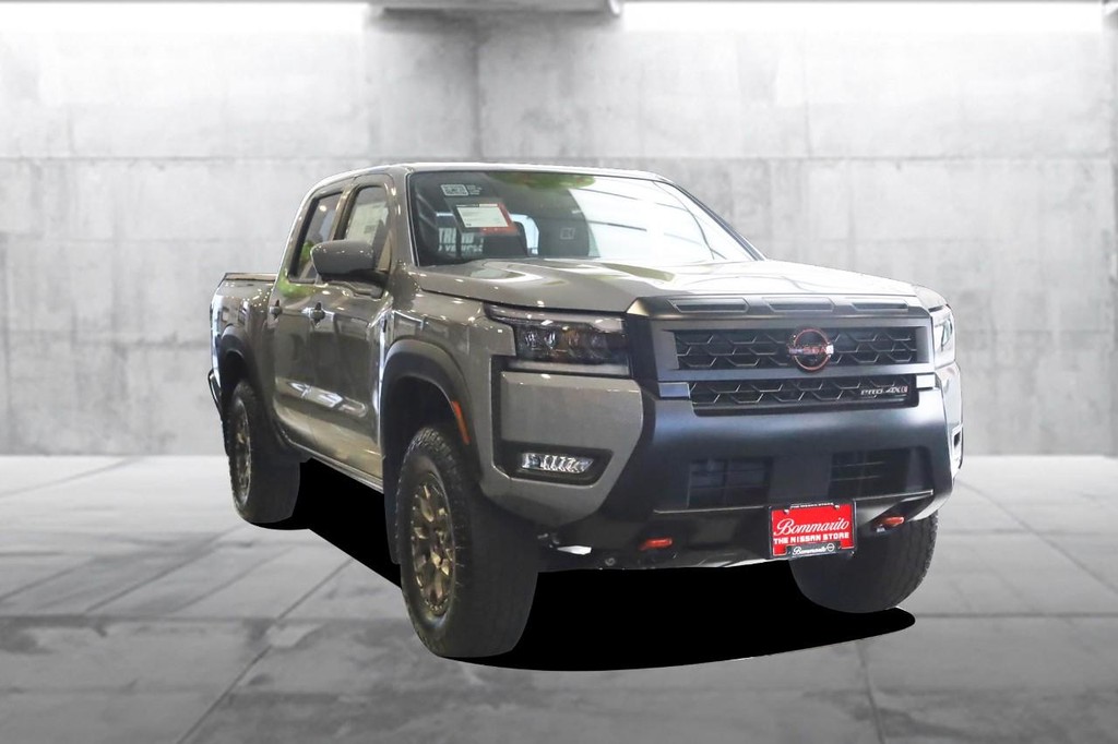 Nissan Frontier Vehicle Image 02