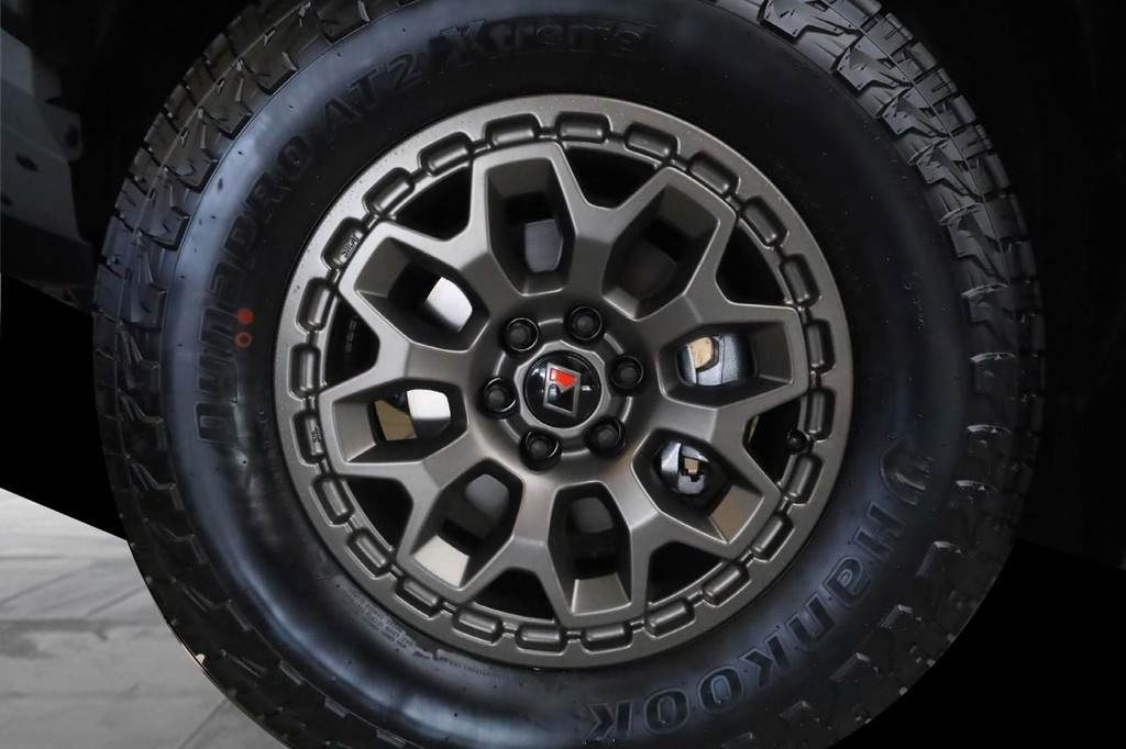 Nissan Frontier Vehicle Image 04