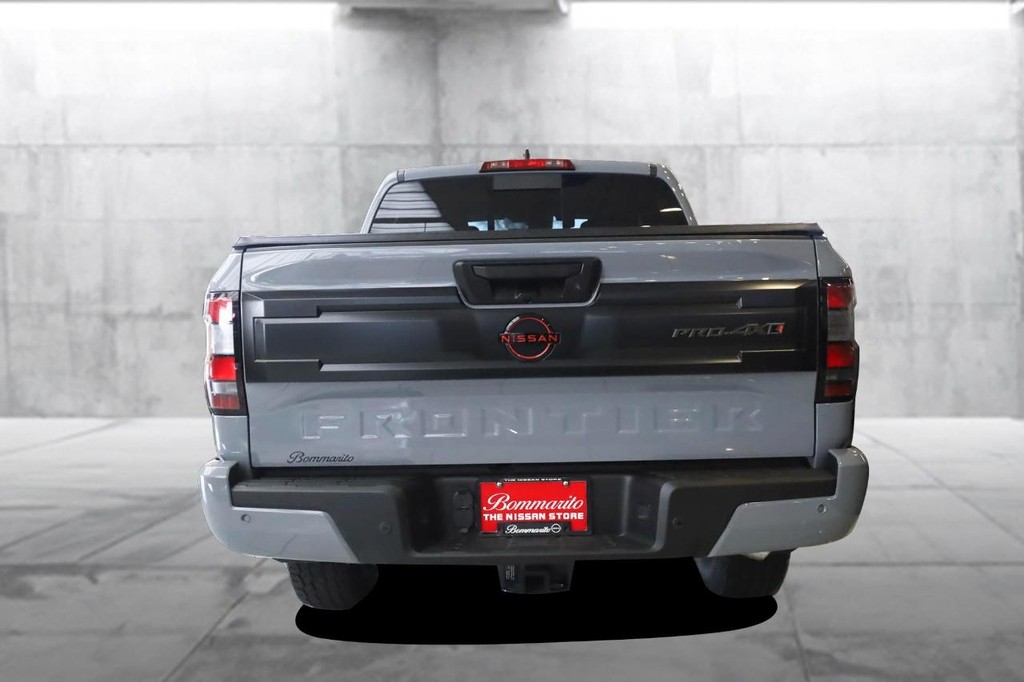 Nissan Frontier Vehicle Image 05