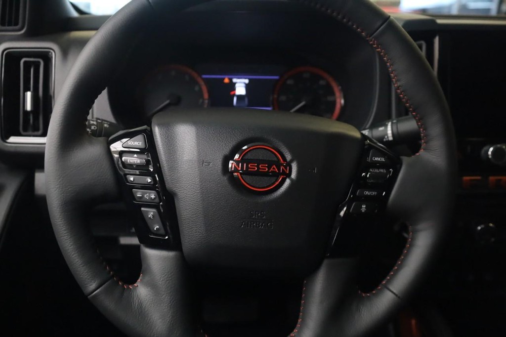 Nissan Frontier Vehicle Image 07