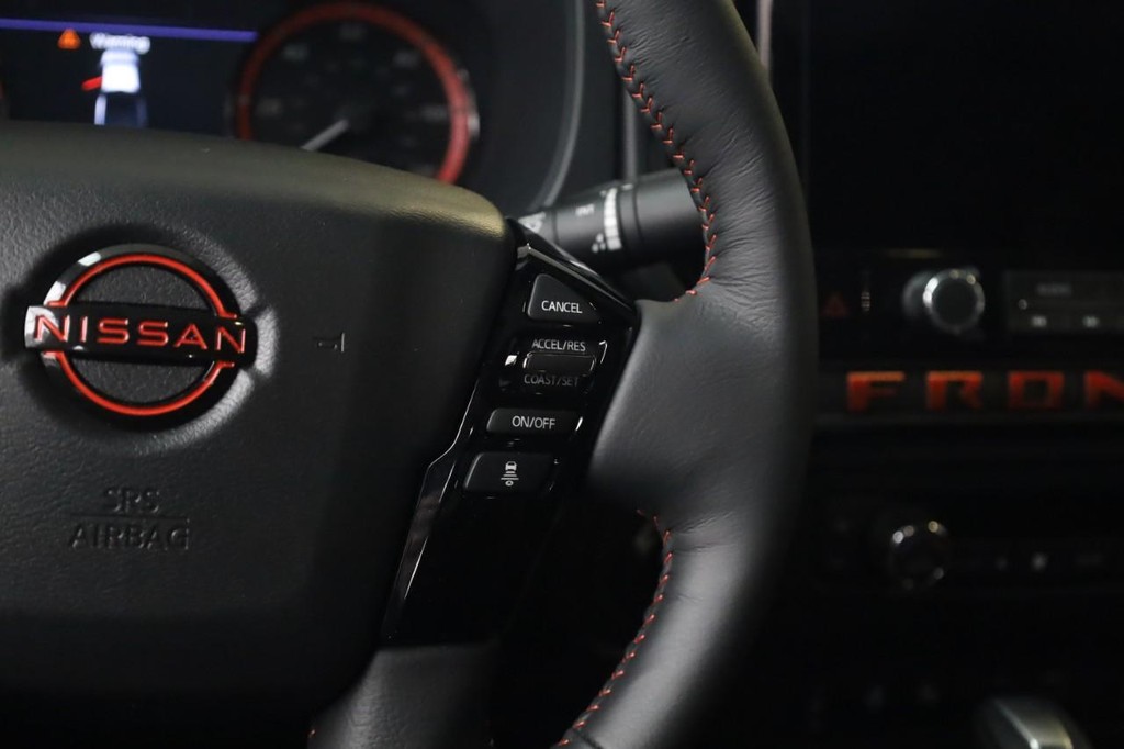 Nissan Frontier Vehicle Image 08