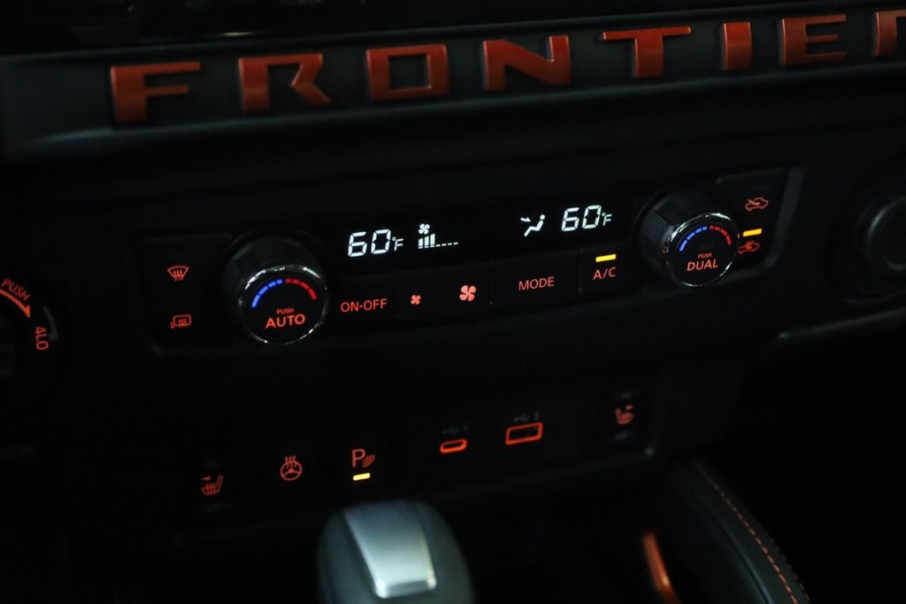 Nissan Frontier Vehicle Image 15