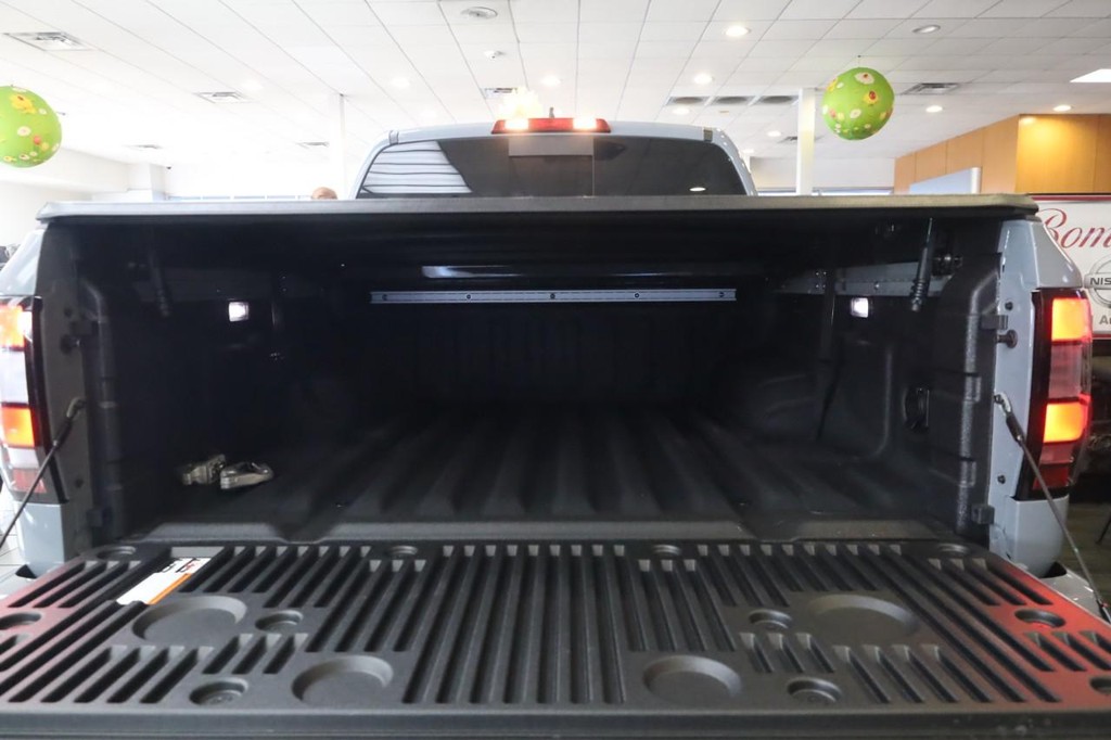 Nissan Frontier Vehicle Image 22