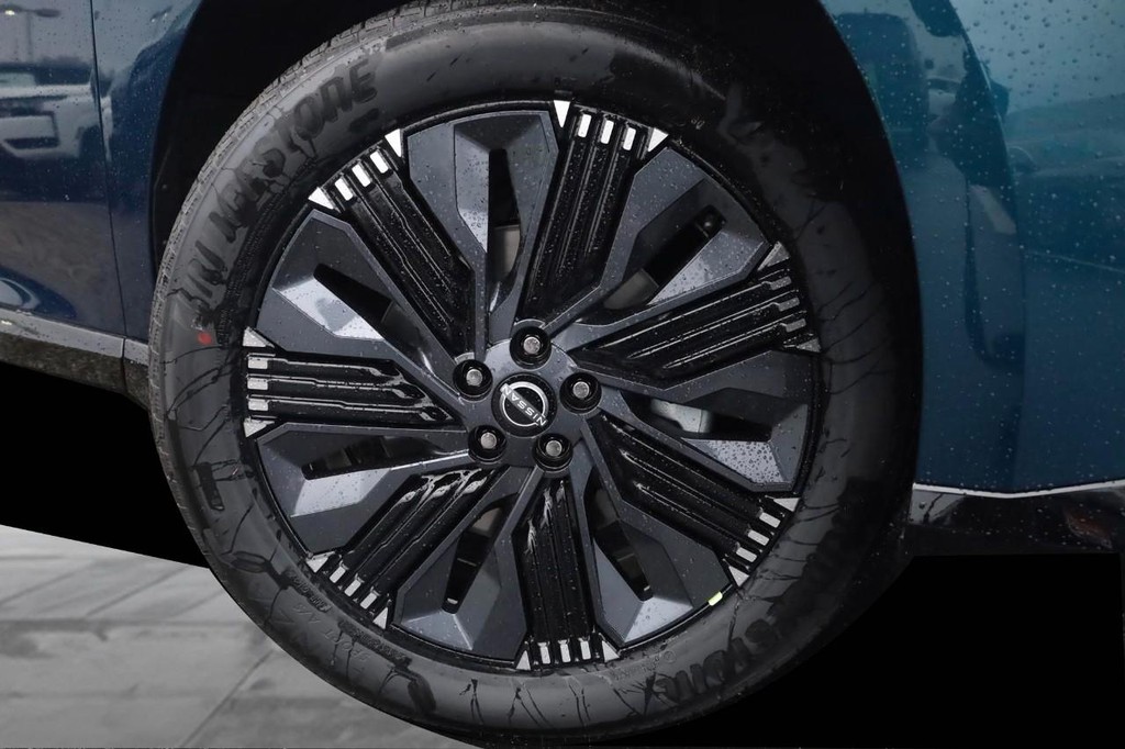 Nissan Murano Vehicle Full-screen Gallery Image 3