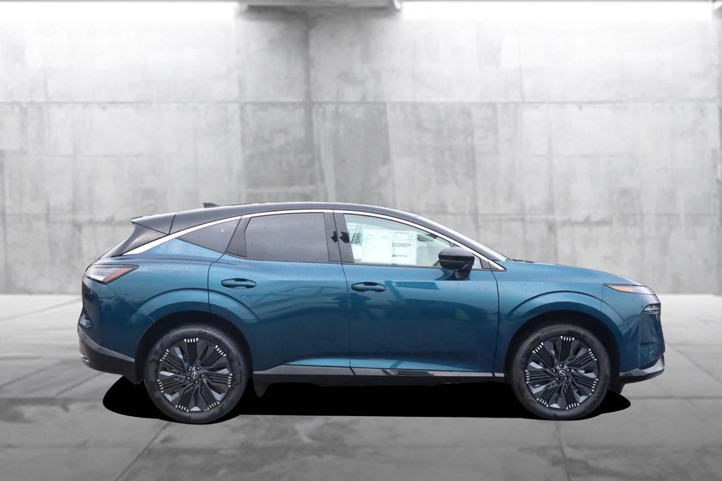 Nissan Murano Vehicle Full-screen Gallery Image 5