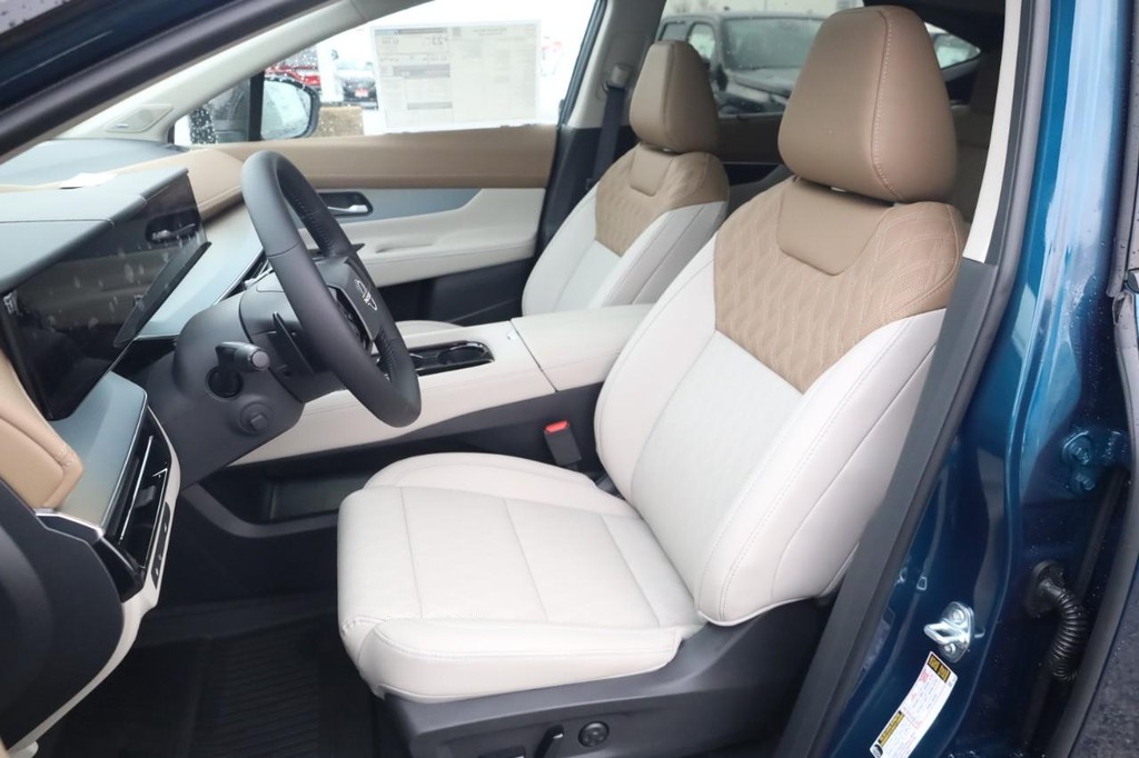 Nissan Murano Vehicle Full-screen Gallery Image 20