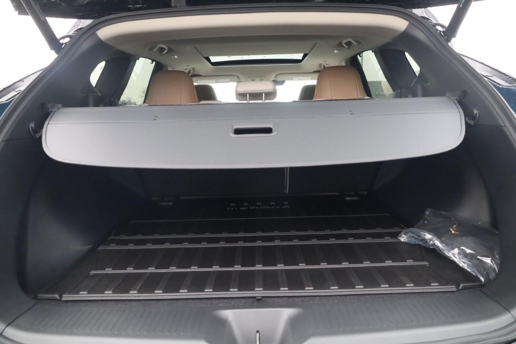 Nissan Murano Vehicle Full-screen Gallery Image 24