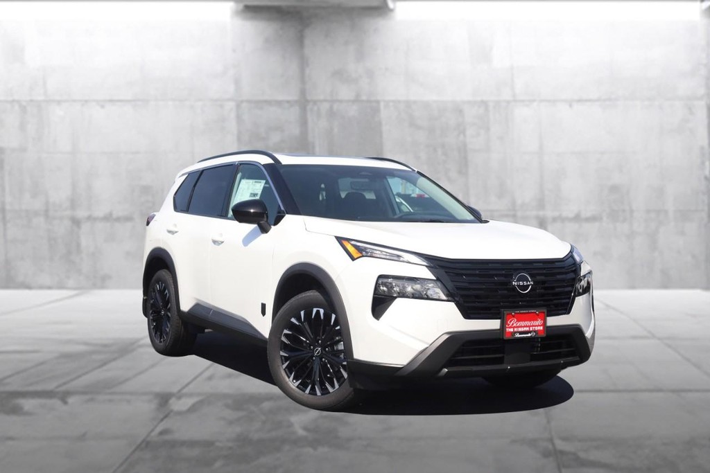Nissan Rogue Vehicle Image 02