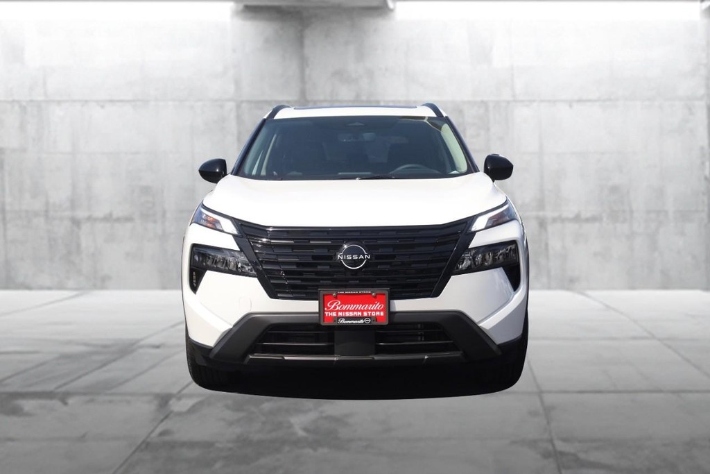 Nissan Rogue Vehicle Image 04