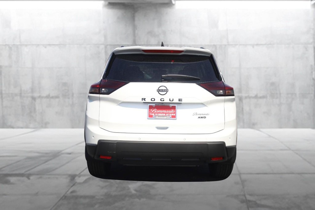 Nissan Rogue Vehicle Image 06