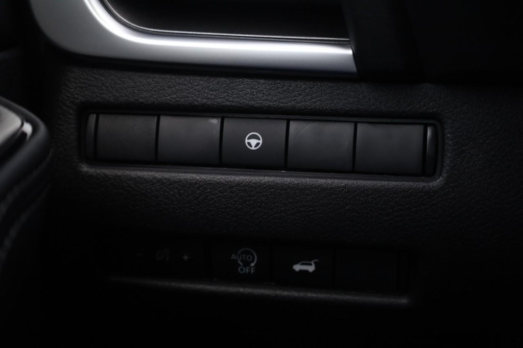 Nissan Rogue Vehicle Image 12