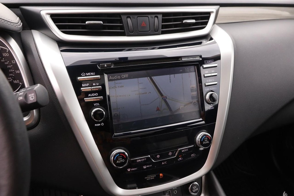 Nissan Murano Vehicle Image 17