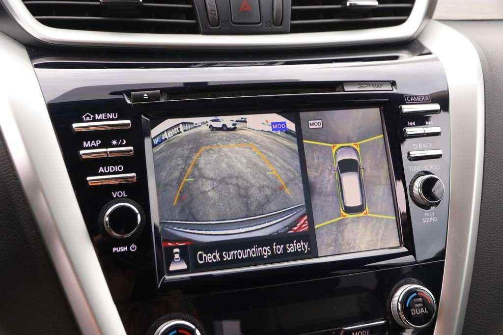 Nissan Murano Vehicle Image 18