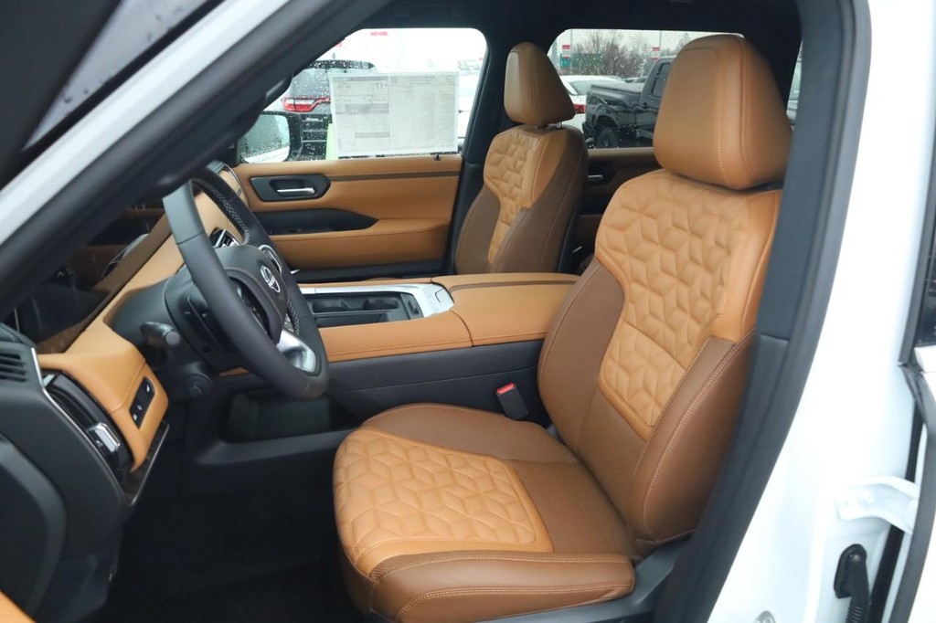 Nissan Armada Vehicle Image 17