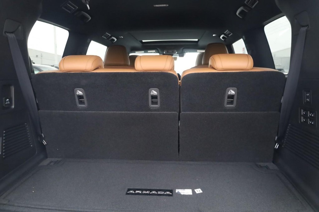 Nissan Armada Vehicle Image 21