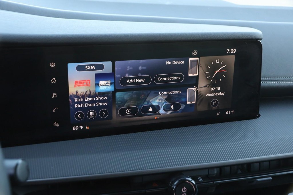 Nissan Murano Vehicle Image 15