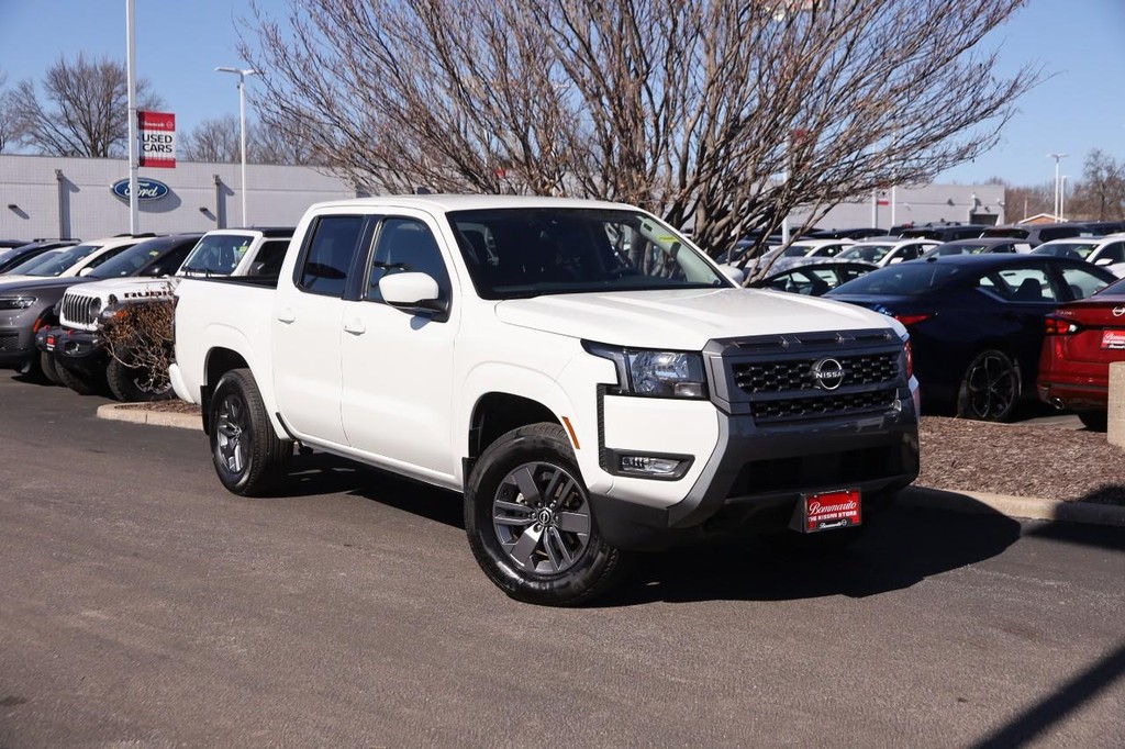 Nissan Frontier Vehicle Image 02